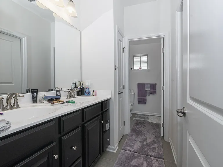 1415 Village Green Way — Photo 17