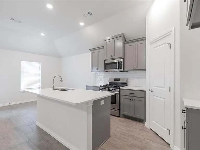 1816 Zayden Ln — Photo 10