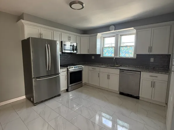 (undisclosed Address), Staten Island, NY 10305