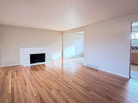 4th image of 3703 W Francis Ave