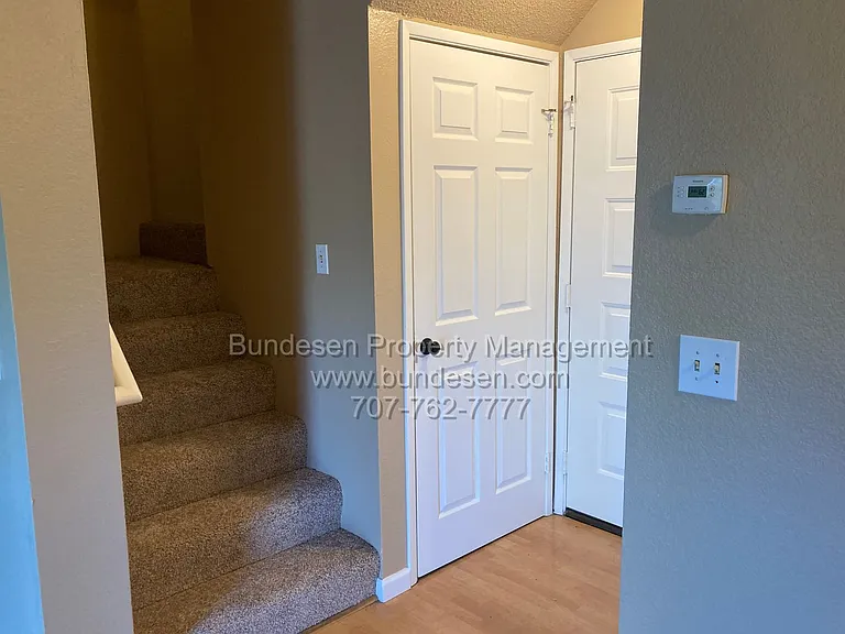 465 Enterprise Dr — Photo 2