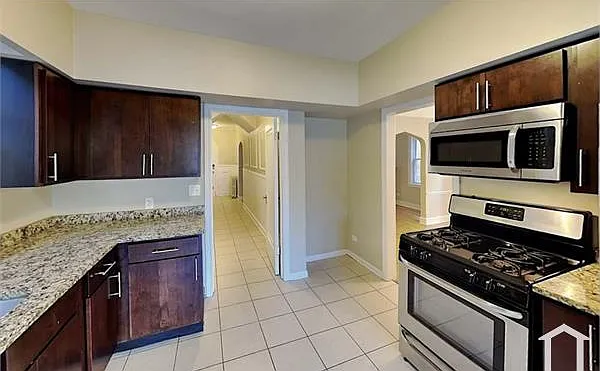 3 bed, 1642 sqft, $1,794 — Photo 4