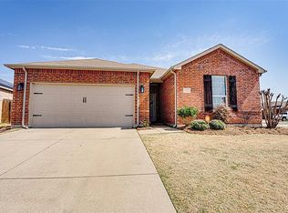 102 Feverbush Dr, Fate, TX 75189