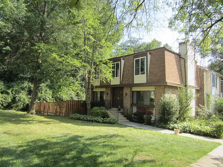 6054 Forrest Hollow Ln — Photo 1
