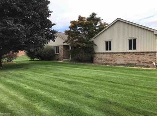 226 Morgan Hill Dr, Lake Orion, MI 48360