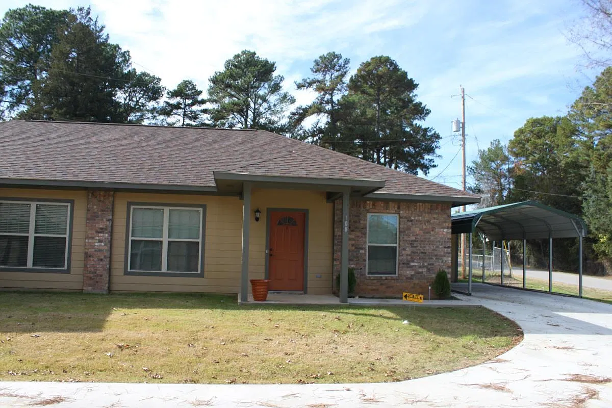 2 bed, 1000 sqft, $1,275 — Photo 2