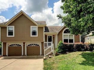205 NE Dreamweaver Ave, Lees Summit, MO 64086