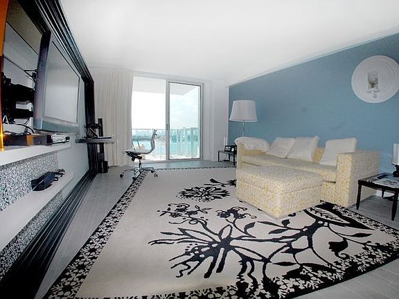 3rd image of 1100 West Ave #810