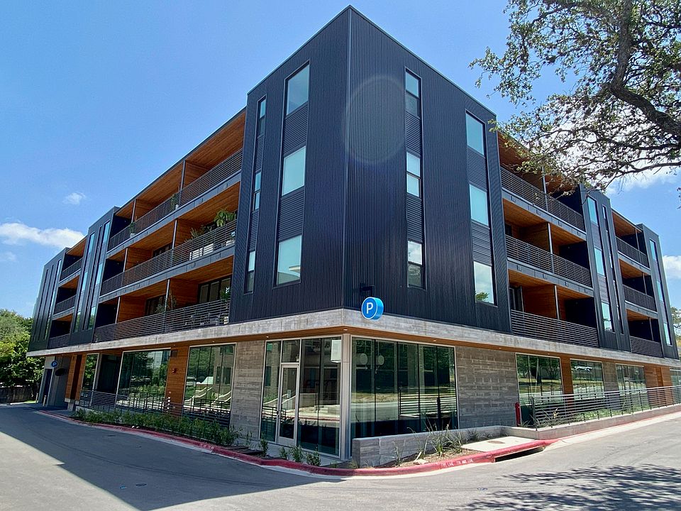1st image of 900 S 1st St #302