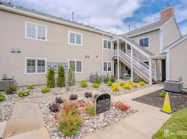 1 Rutland Ln #F, Monroe Township, NJ 08831