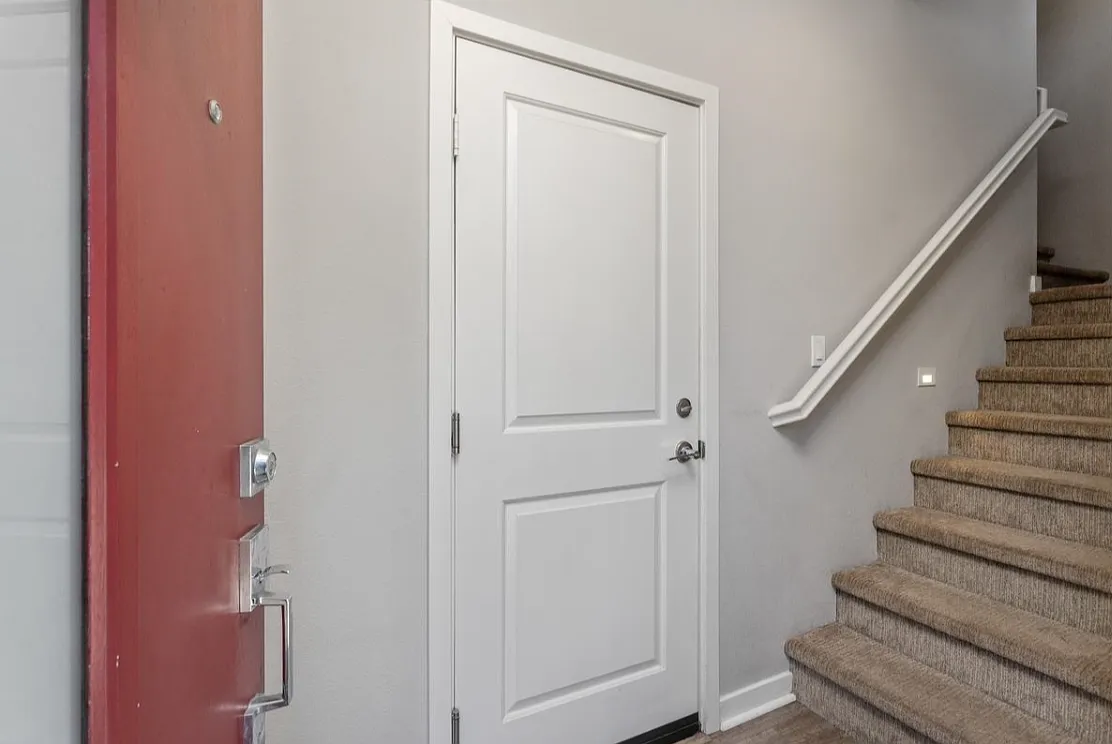 2601 Cranston Dr — Photo 4