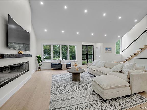 2nd image of 28 Red Brook Road
