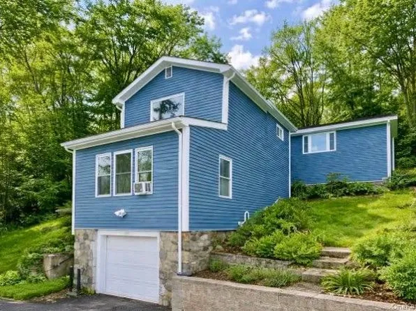 580 Lakes Rd, Monroe, NY 10950