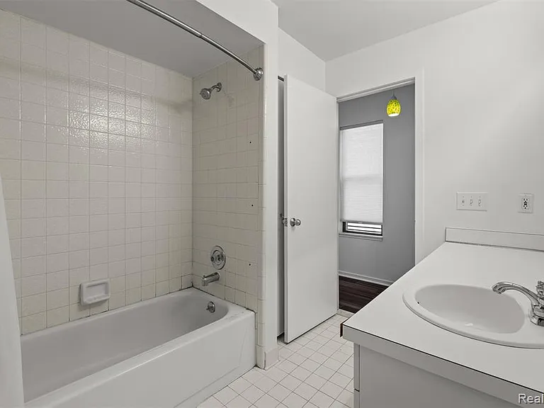 6680 Ridgefield Cir — Photo 28
