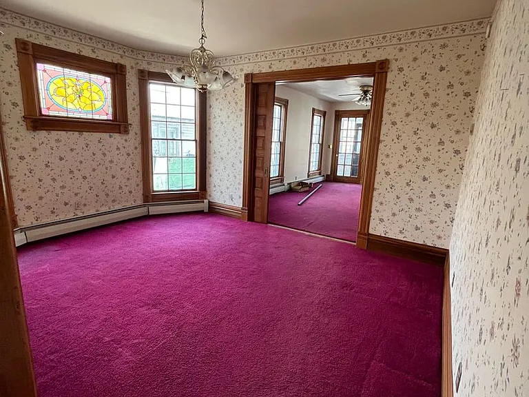 940 Woodlawn St — Photo 13