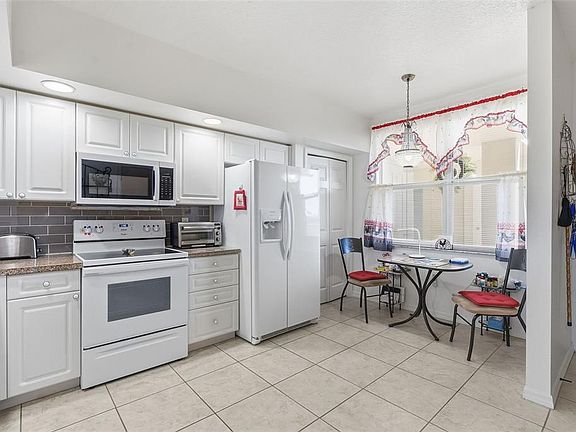 4th image of 960 Starkey Rd APT 2403