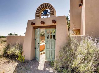 36 Camino Dimitrio, Santa Fe, NM 87508