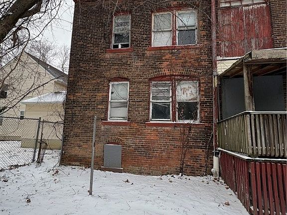 3rd image of 513 E 117th St