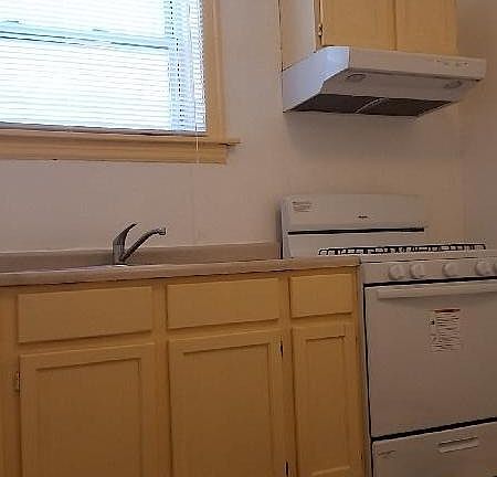 2nd image of 2048 N Kostner Ave APT 2B