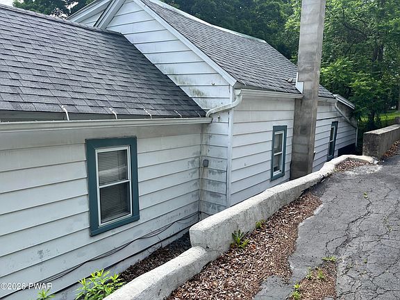 4th image of 246 Vine St