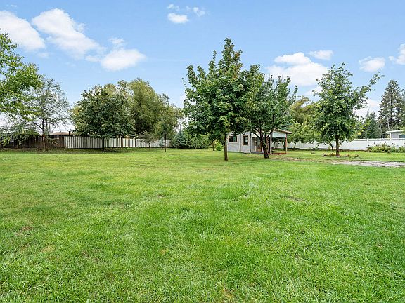 3rd image of 111 River Pl