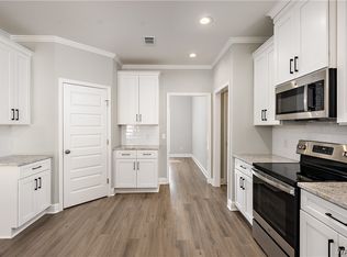 5240 Summerfield Dr E, Tuscaloosa, AL 35404