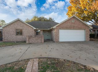 8 Pilot Point Dr, Wichita Falls, TX 76306