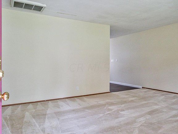 5th image of 487 Amesbury Dr