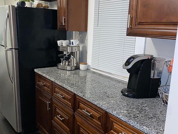 5th image of 2824 Pillsbury Ave S APT 2