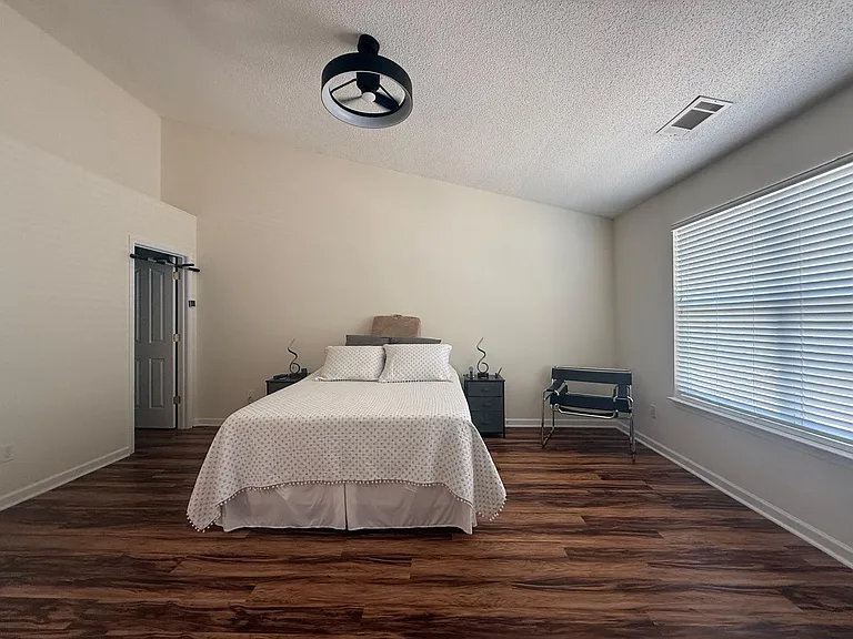 105 Cirrus Ct — Photo 17