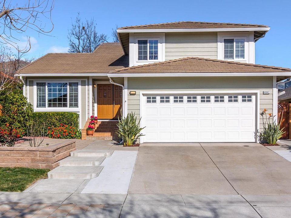 1st image of 48942 Nampeyo St