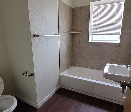 3rd image of 1207 N 18th St #33