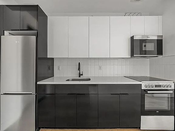 3rd image of 1042 President St #6B