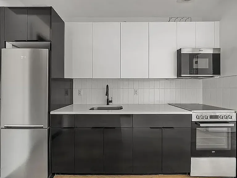1042 President St #6B — Photo 3
