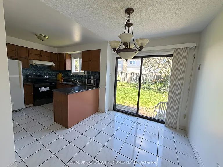 730 Queensbridge Dr — Photo 11