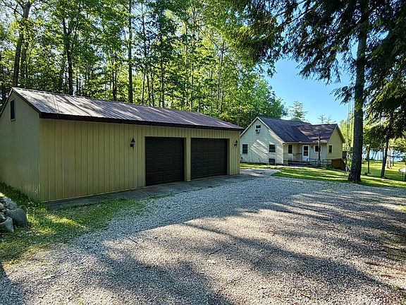 3rd image of 4081 N Stephanie Dr
