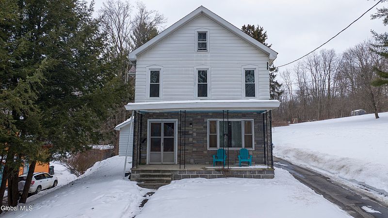 2nd image of 32 Parsons Avenue