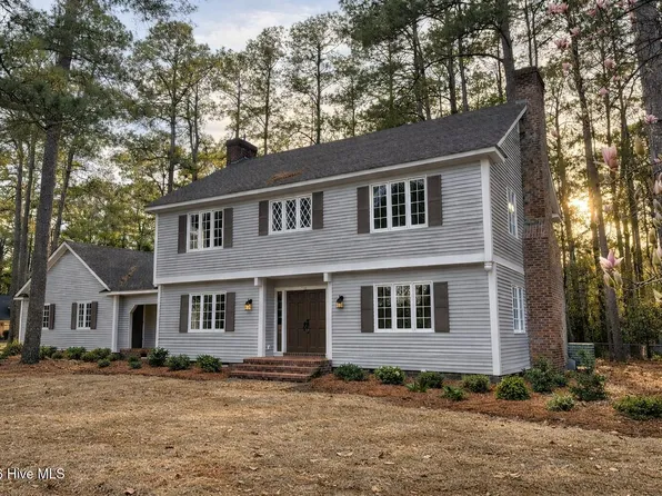 511 S Wilkinson Drive, Laurinburg, NC 28352