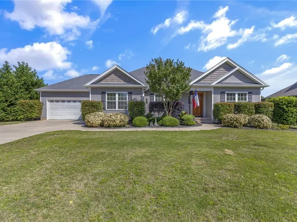 121 Lowe Rd, Piedmont, SC 29673