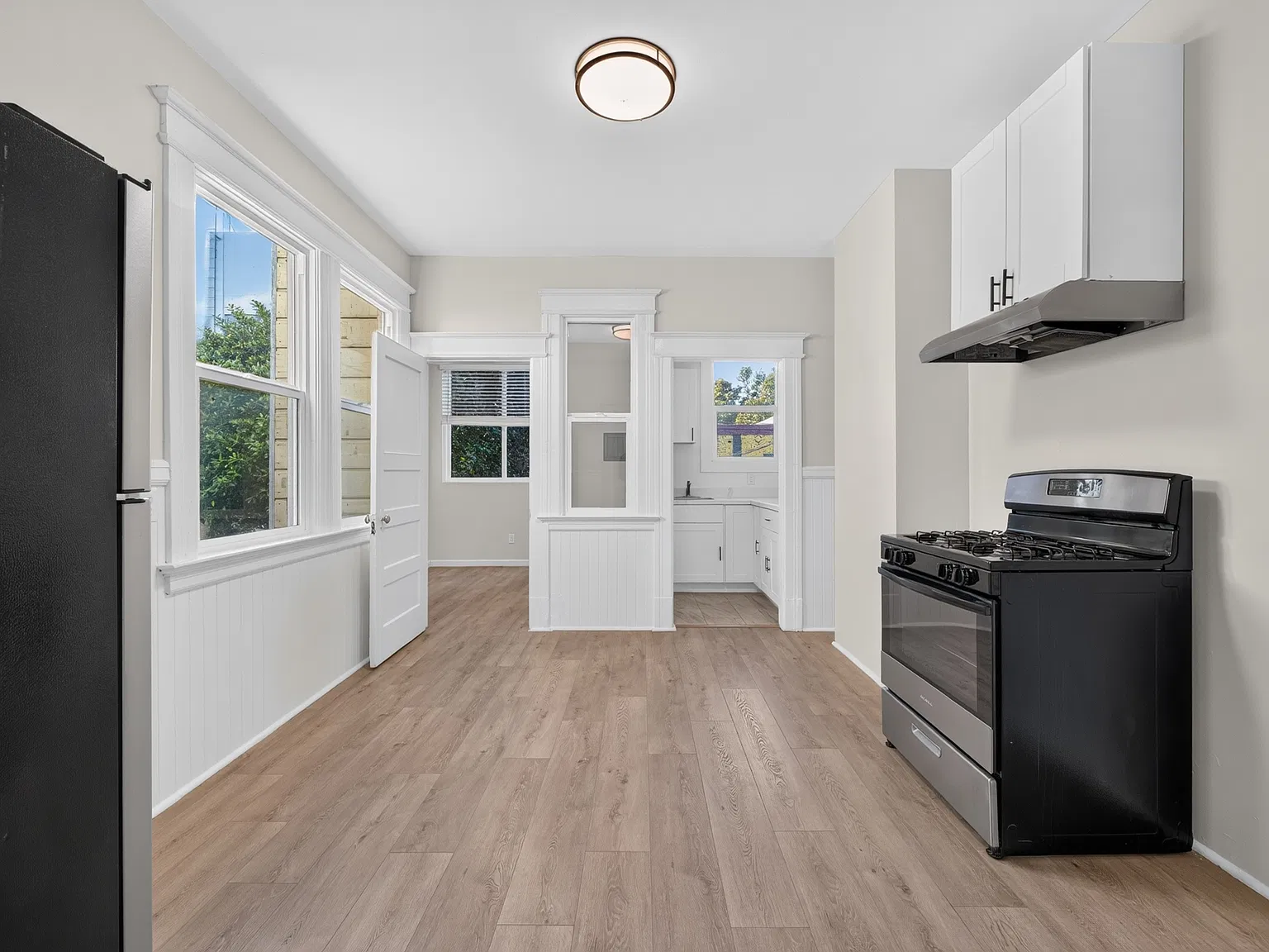 166 - 172 Julian Ave — Photo 1