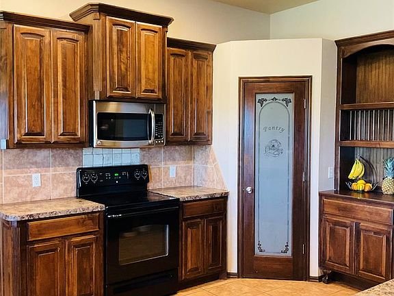 4th image of 700 N White Tail Way