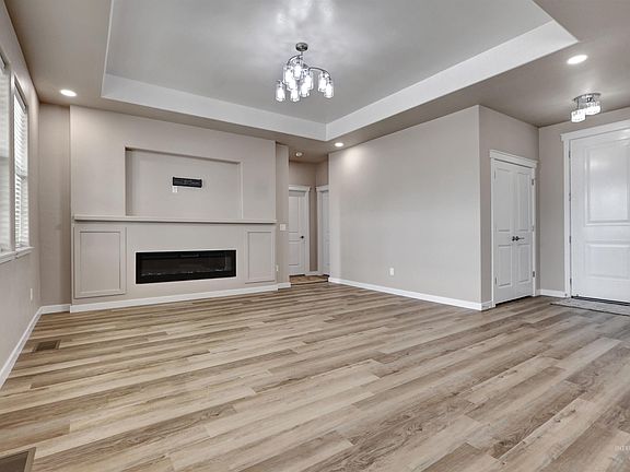 2nd image of 603 Manning Cir