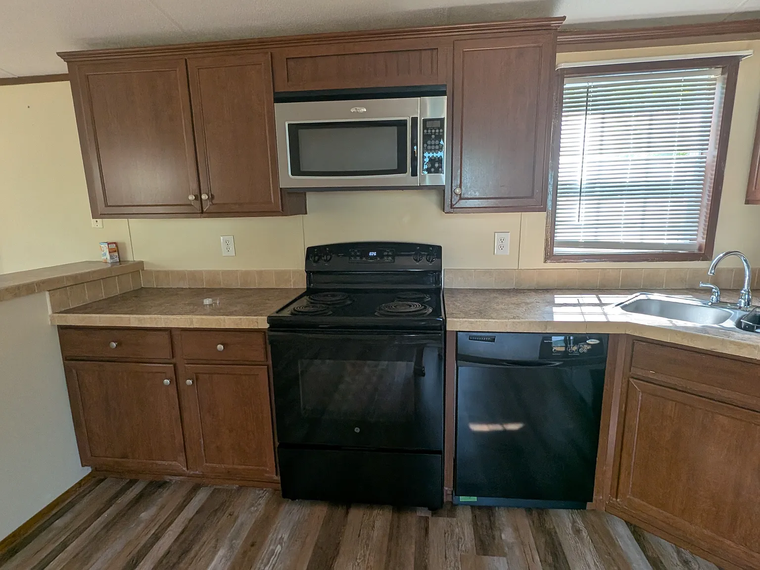 2 bed, 980 sqft, $1,675 — Photo 4