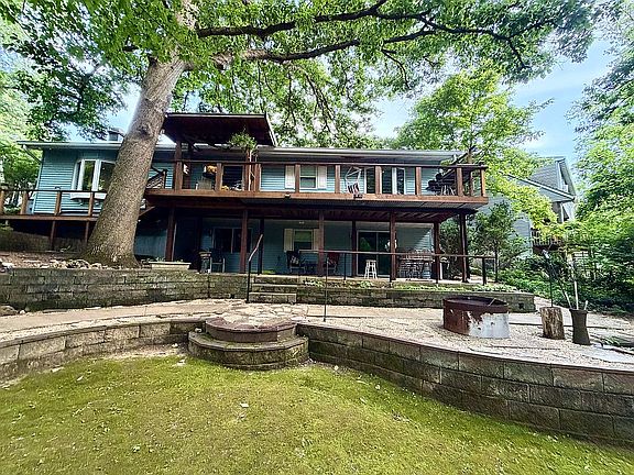 3rd image of 315 Emilie St