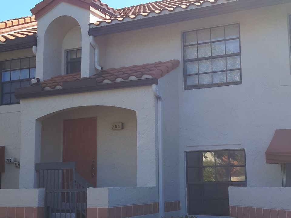 1st image of 704 Congressional Way