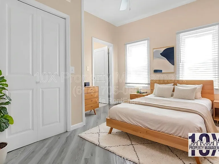 1652 Summit St #A — Photo 18