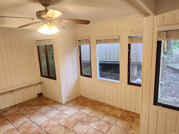 2nd image of 1709 Deerfield Dr