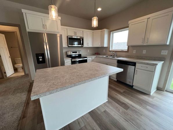1512 Keystone Cir NE, Dilworth, MN 56529