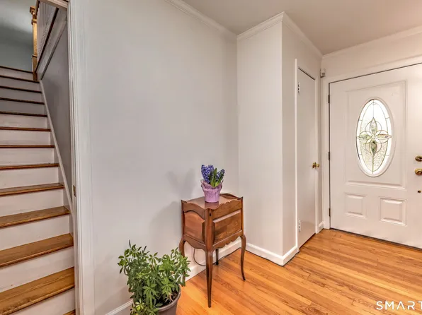 4 Fairview Road, Woodbridge, CT 06525