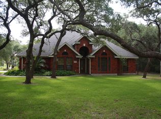 406 Spanishwoods Dr, Rockport, TX 78382